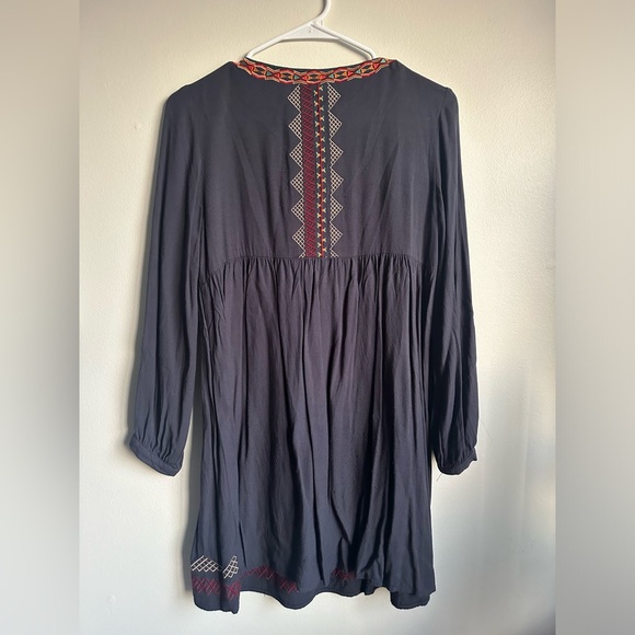 THML dress with design - Picture 4 of 6